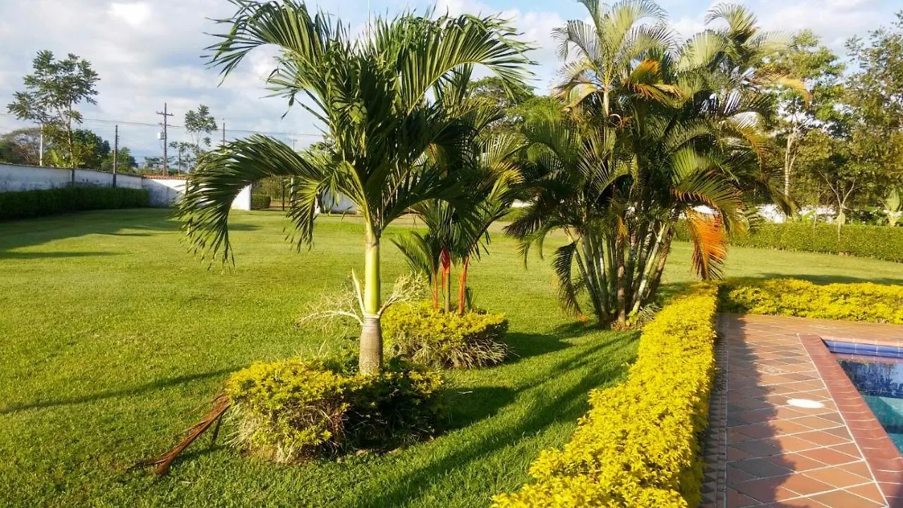 Finca Turistica Villa Natasha - Casa Campestre Y Cabanas Villavicencio Lodge