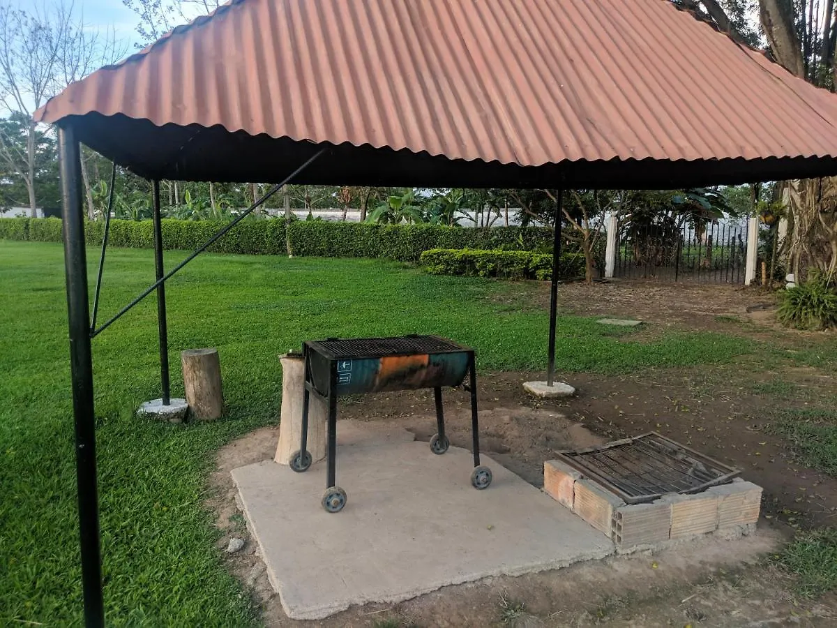 Finca Turistica Villa Natasha - Casa Campestre Y Cabanas Villavicencio Lodge