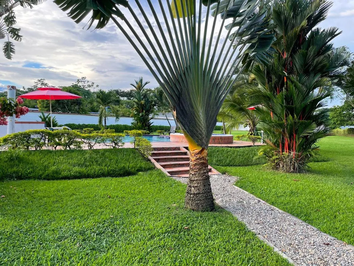 Lodge Finca Turistica Villa Natasha - Casa Campestre Y Cabanas Villavicencio